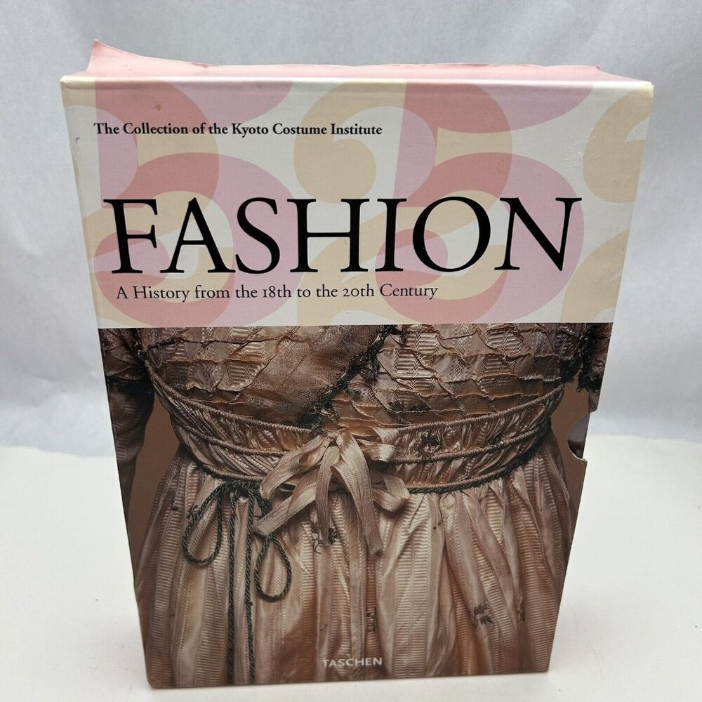 Fashion by The Kyoto Costume Institute